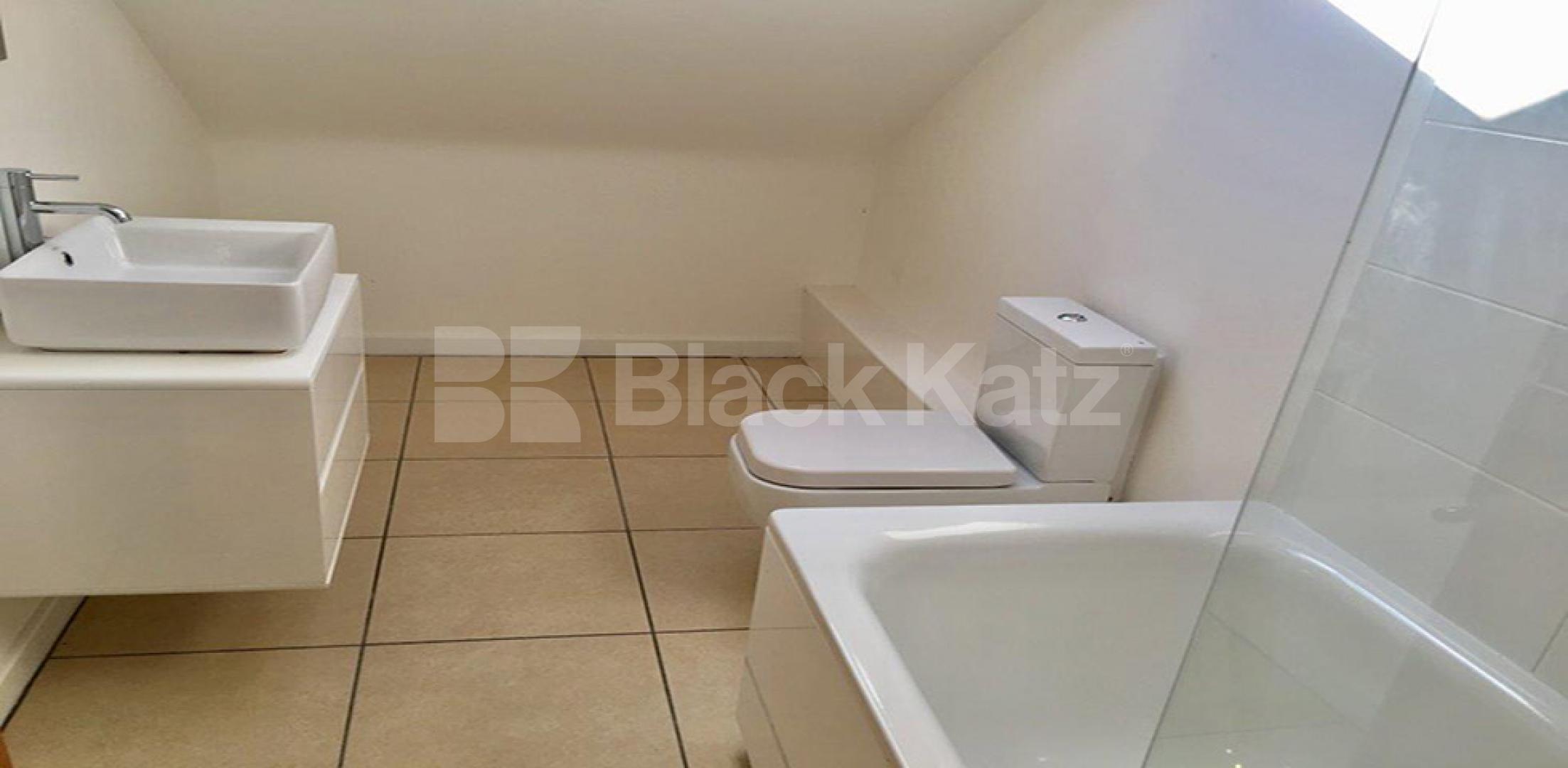 			UNDER OFFER, 2 Bedroom, 1 bath, 1 reception Apartment			 Alfriston Road, Clapham 